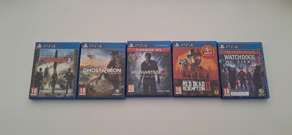 Playstation 4 - 5 Jogos
