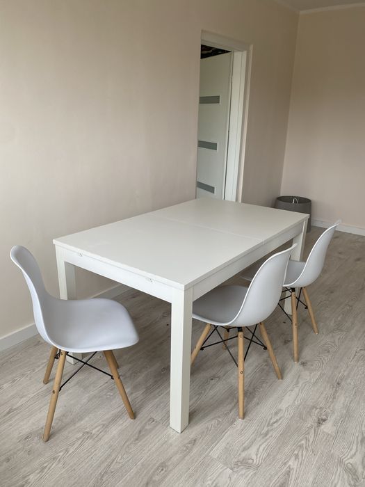 Stół rozkładany 140/220x84 + krzesła