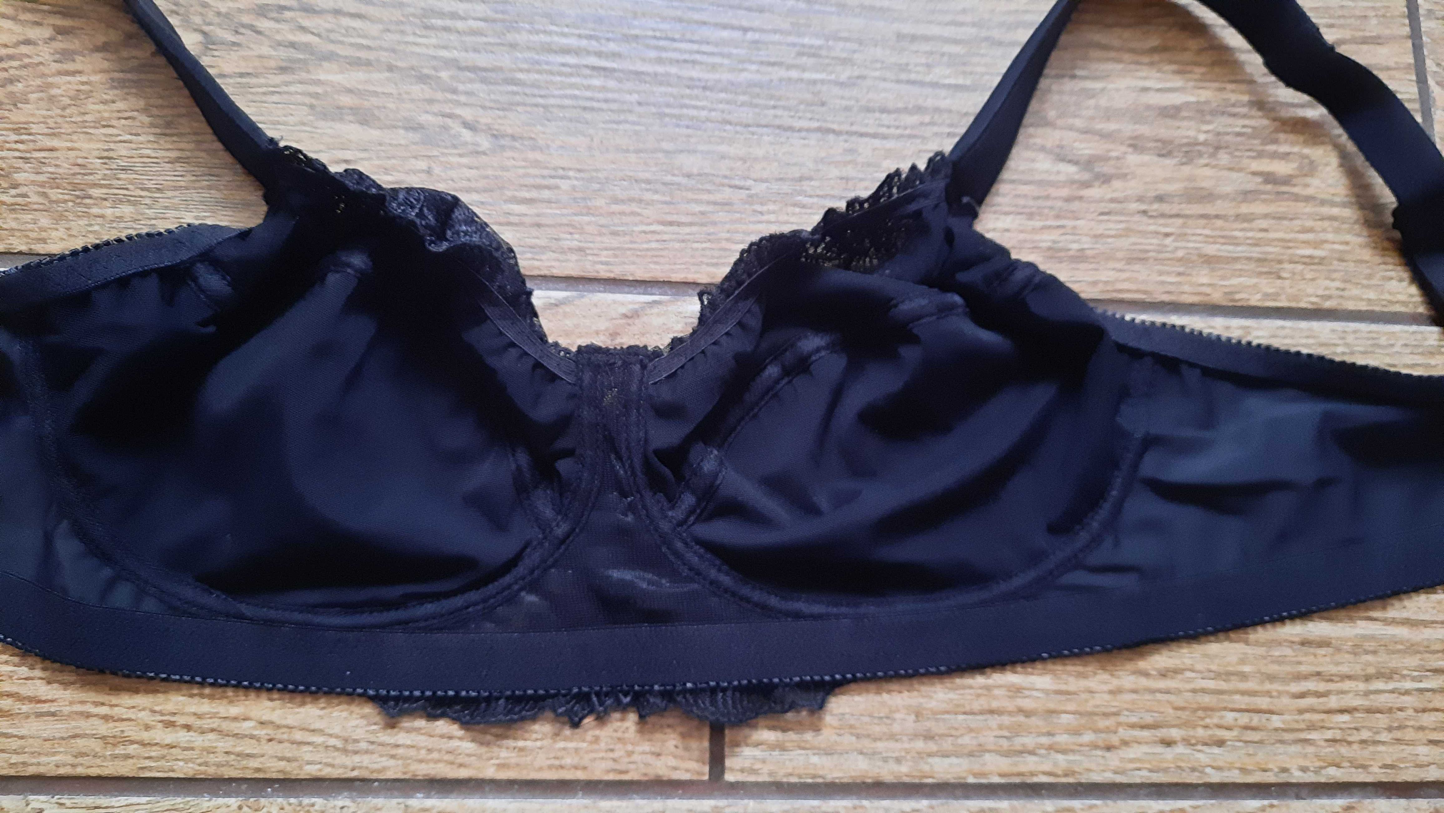 Czarny elegancki biustonosz BPC selection r. 90 C