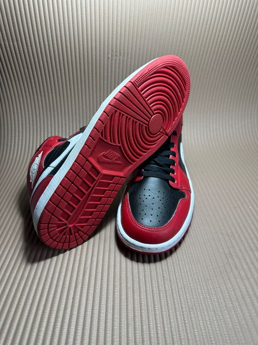 Nike Air Jordan 1 Mid buty oryginalne w rozmiarze 42,5