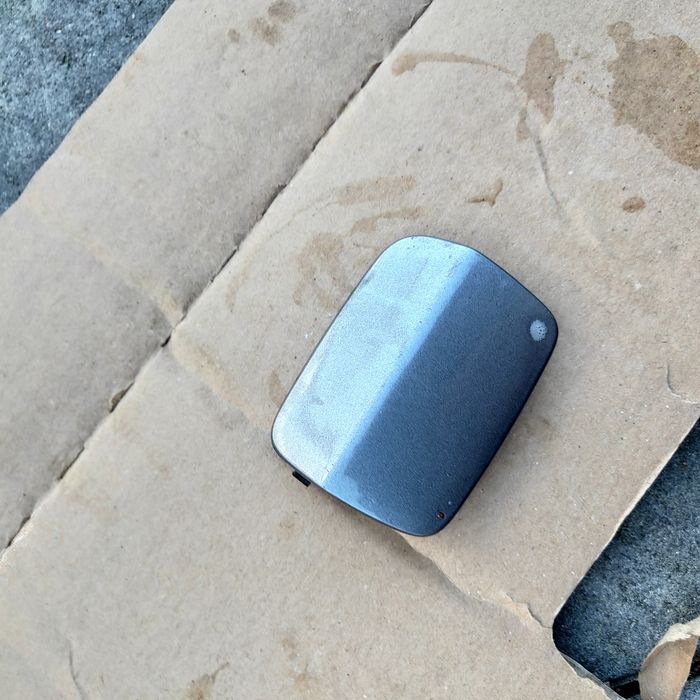 Zaślepka zatyczka haka ucha Holowniczego zderzak przód BMW seria 3 E90