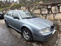 Skoda Octavia para peças