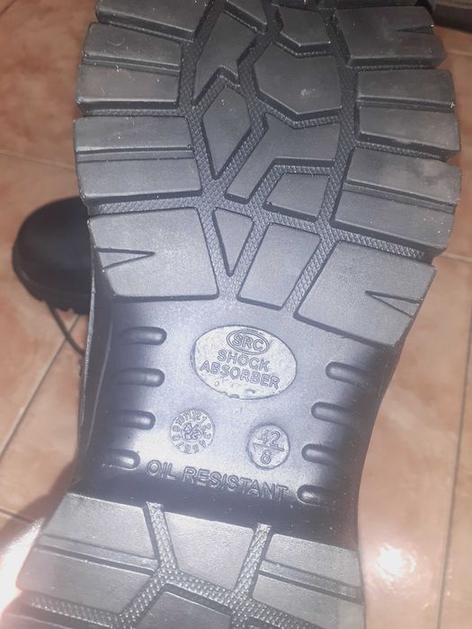 Продам зимние мужские ботинки