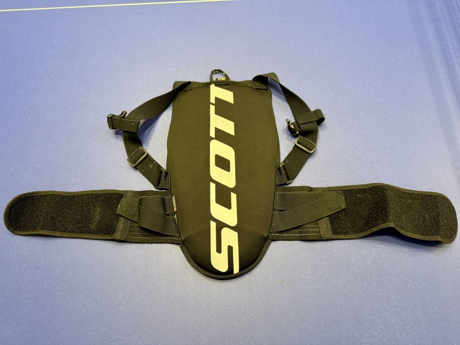 Scott захист спини дитячий
