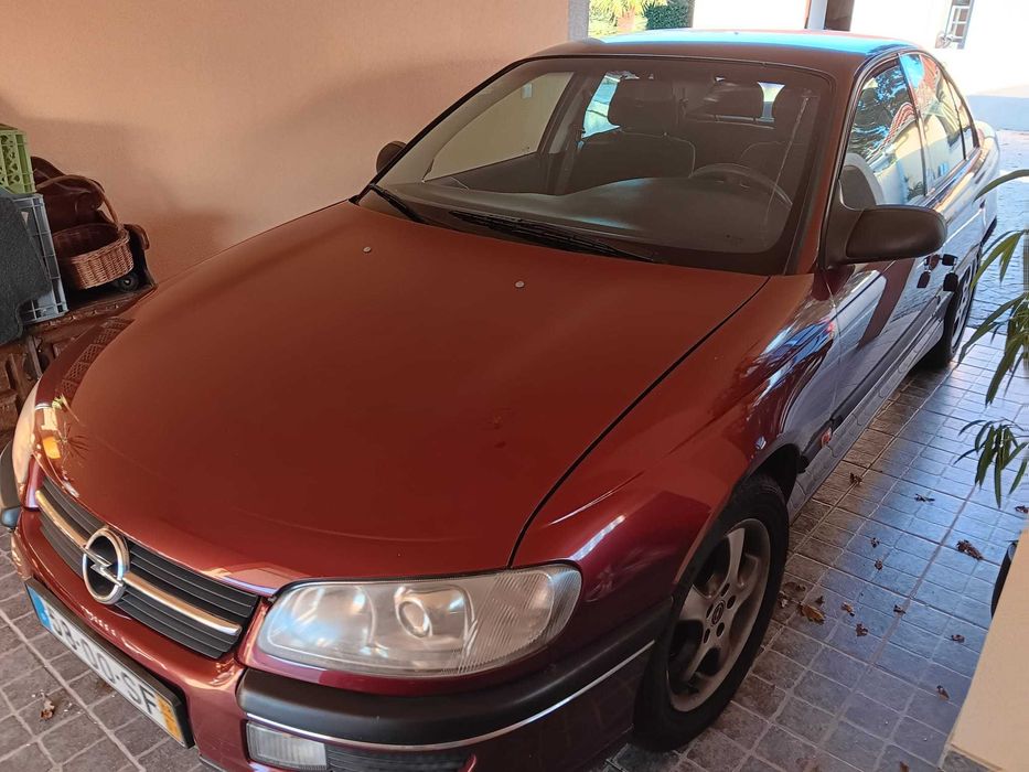 Opel Omega em ótimo estado