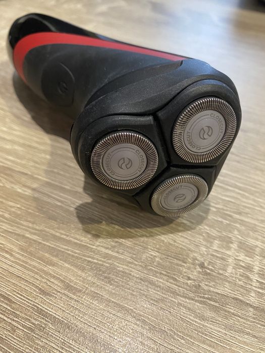 Бритва Philips Series 1000  в ідеальному стані ціна 1000грн.