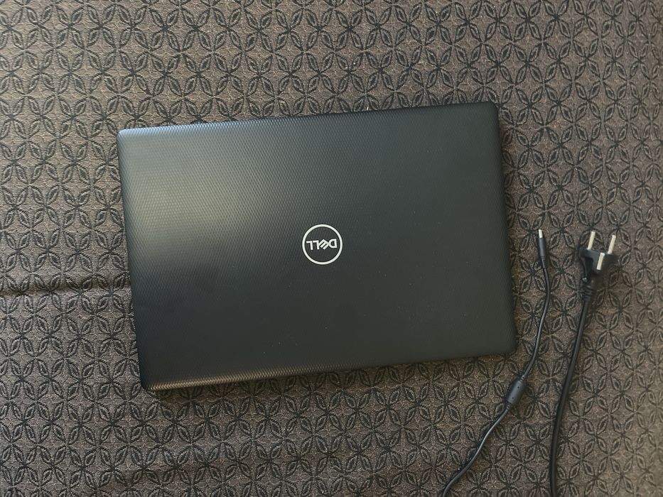 Ноутбук DELL Inspiron 3580 с зарядкой