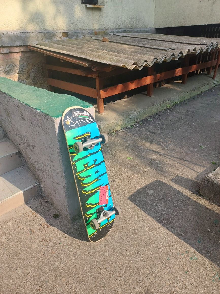 Продаж скейту creature 8.25