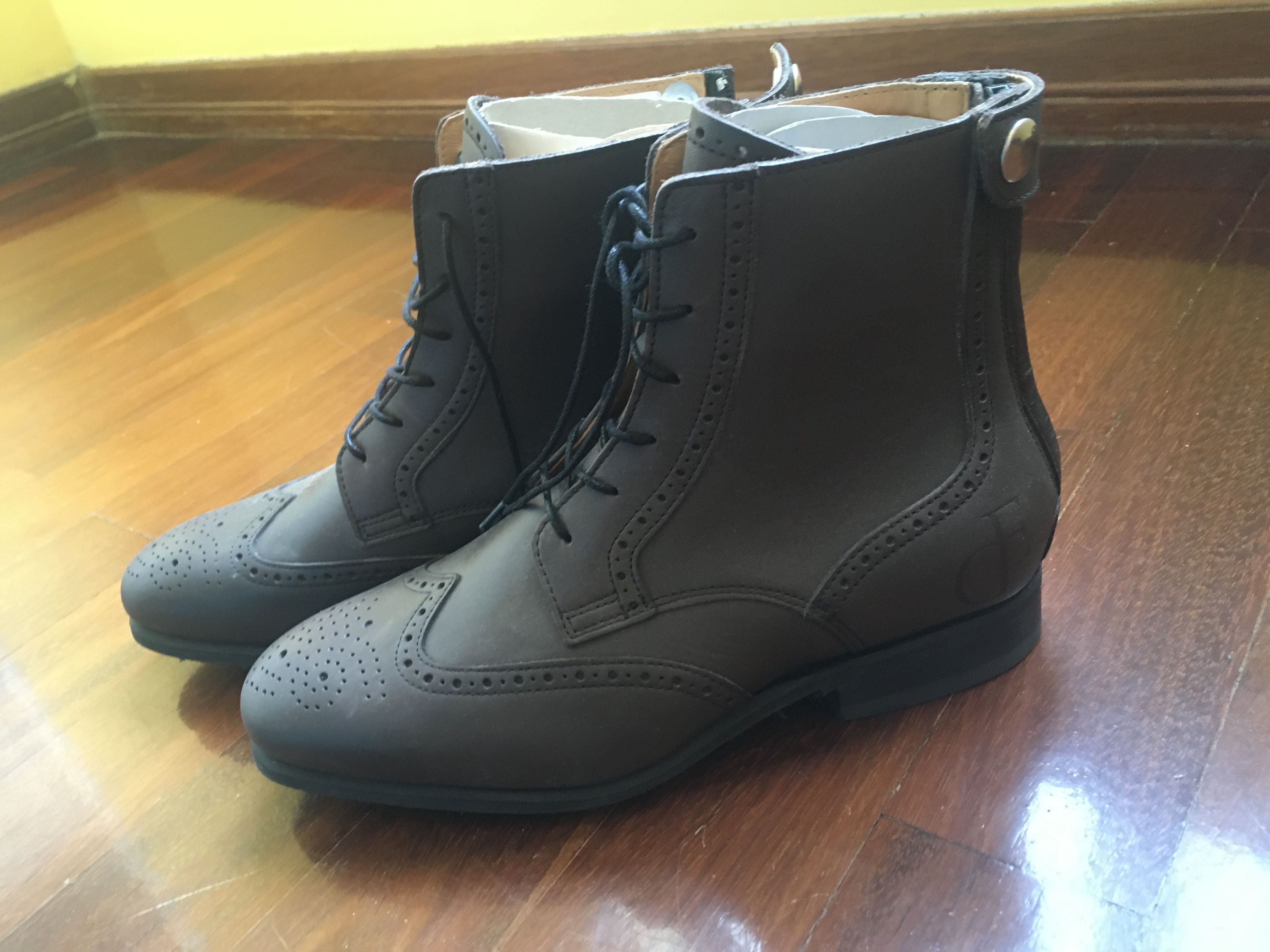 Botas unissexo novas 37 cabedal