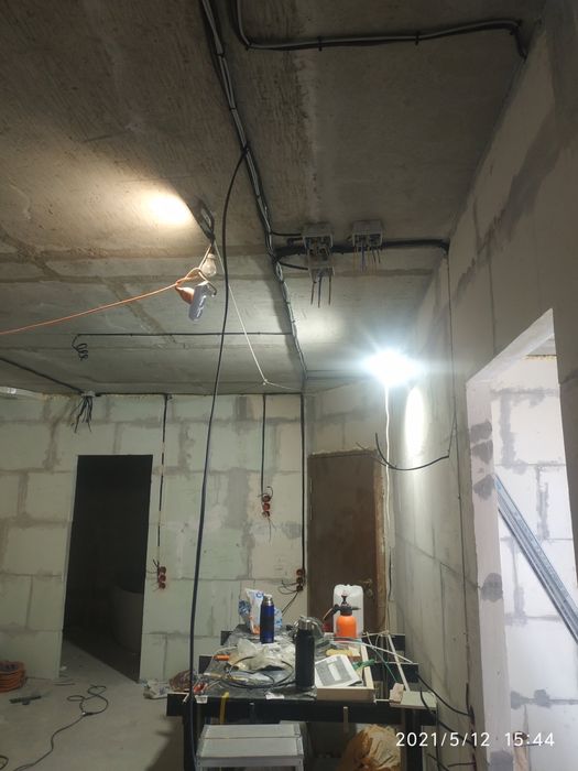 Электрик услуги : от аварийной ситуации до электромонтаж