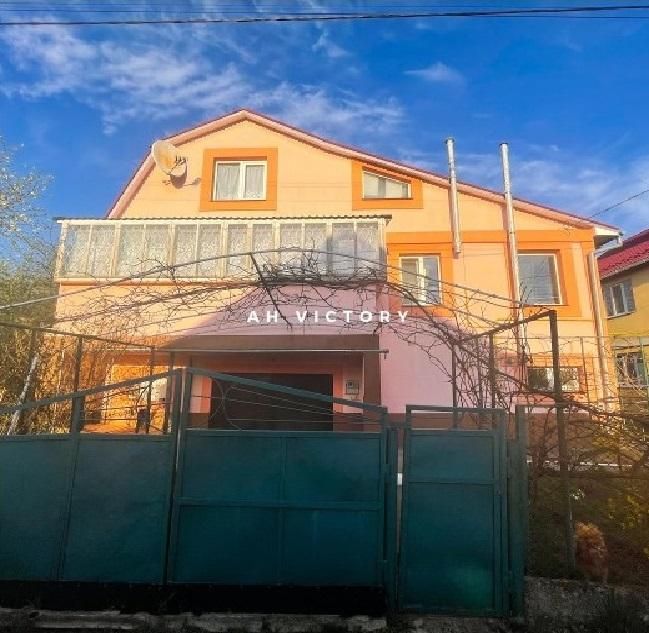 Продаж будинку у Хмельницькому.