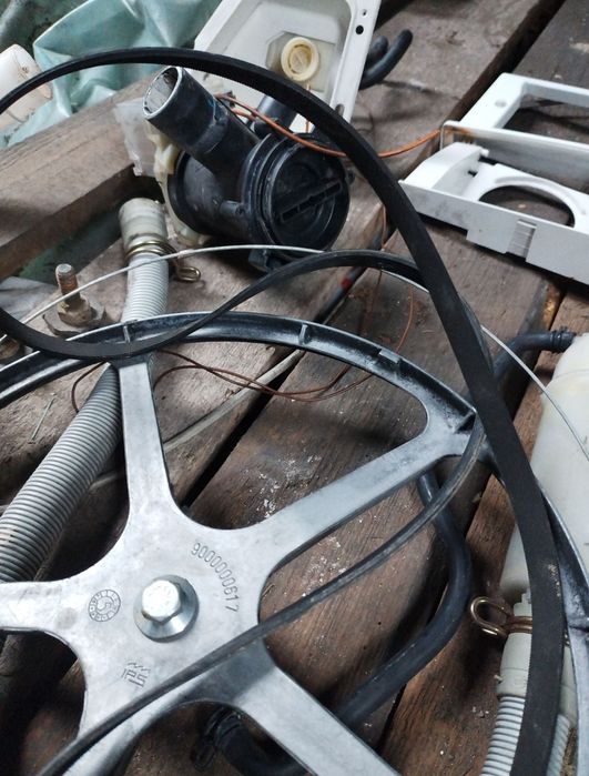 Części zamienne do pralki Bosch WFC 1667 MAXX 4 silence drzwi pasek