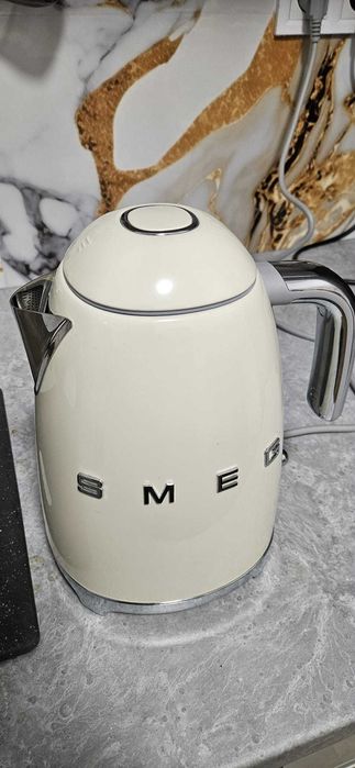 Czajnik kucheny smeg kremowy