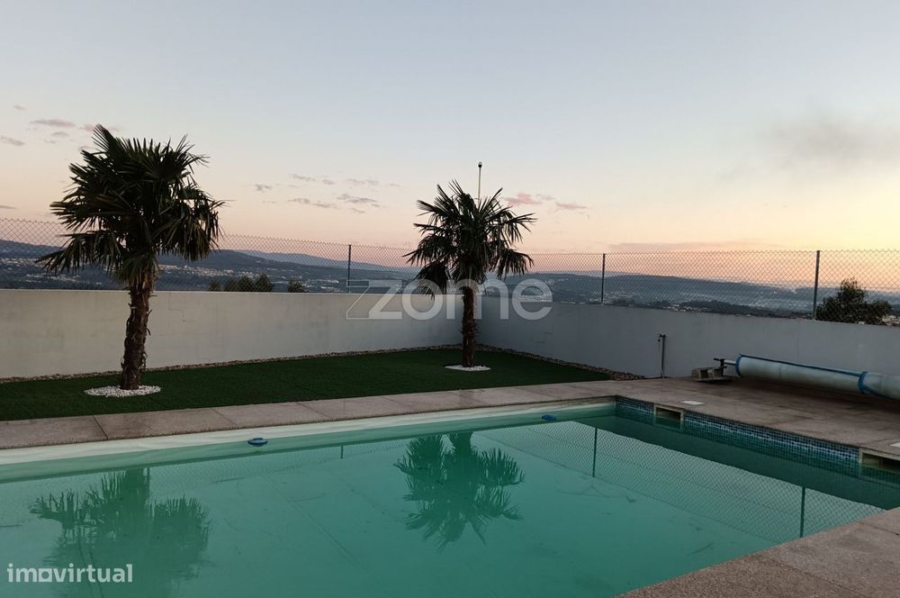 Moradia T3 com piscina em Sobrosa, Paredes