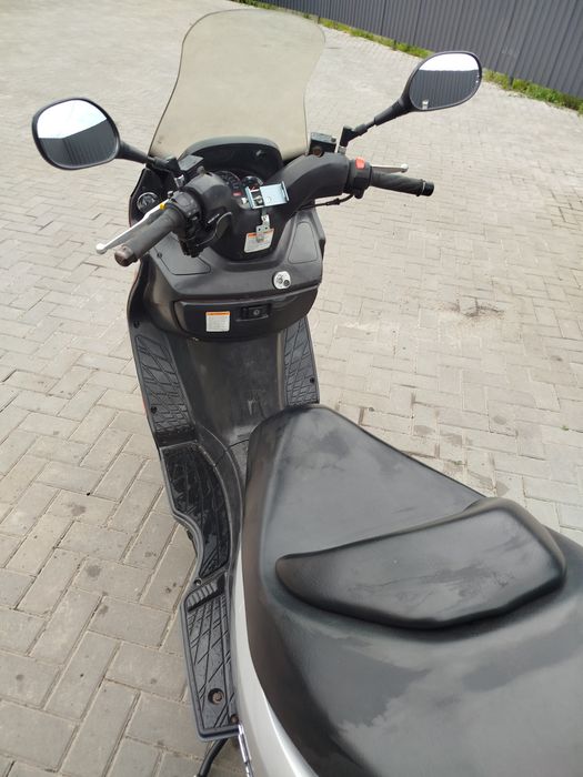 Скутер Suzuki Burgman 125 кубів