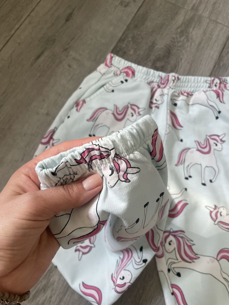 Spodnie dresowe bawełna unicorn jednorożce 134 jak nowe