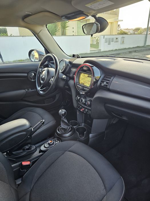 Mini Cooper D 1.5 115cv