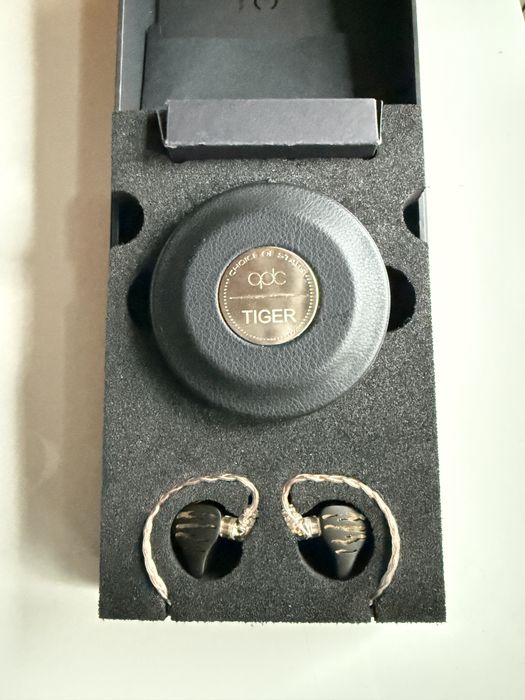 qdc Tiger – 6BA + 2EST  Stan bardzo dobry  Komplet