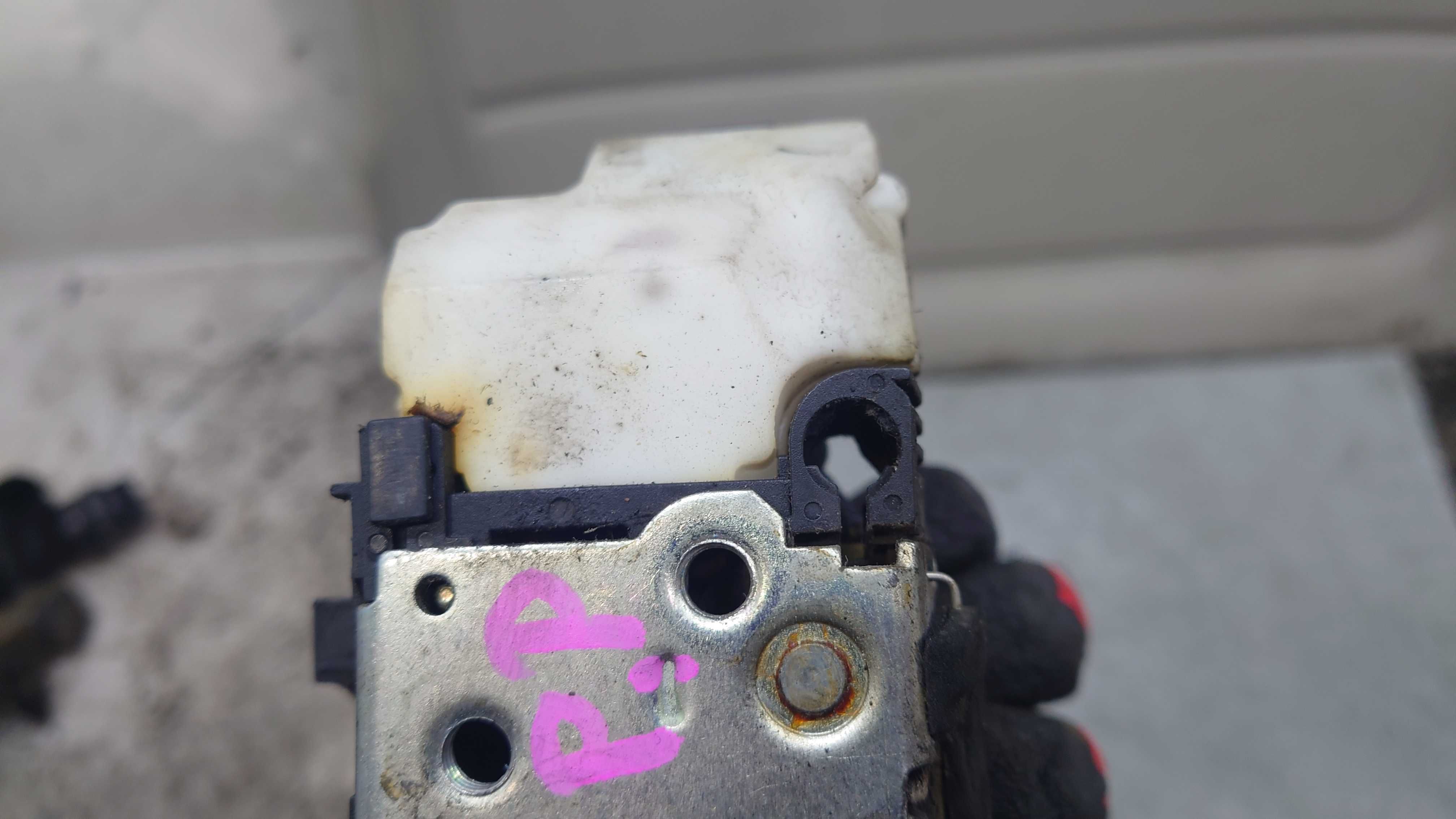 Fiat Siena Palio Zamek Klamka Prawy Przód Prawy Przedni PP