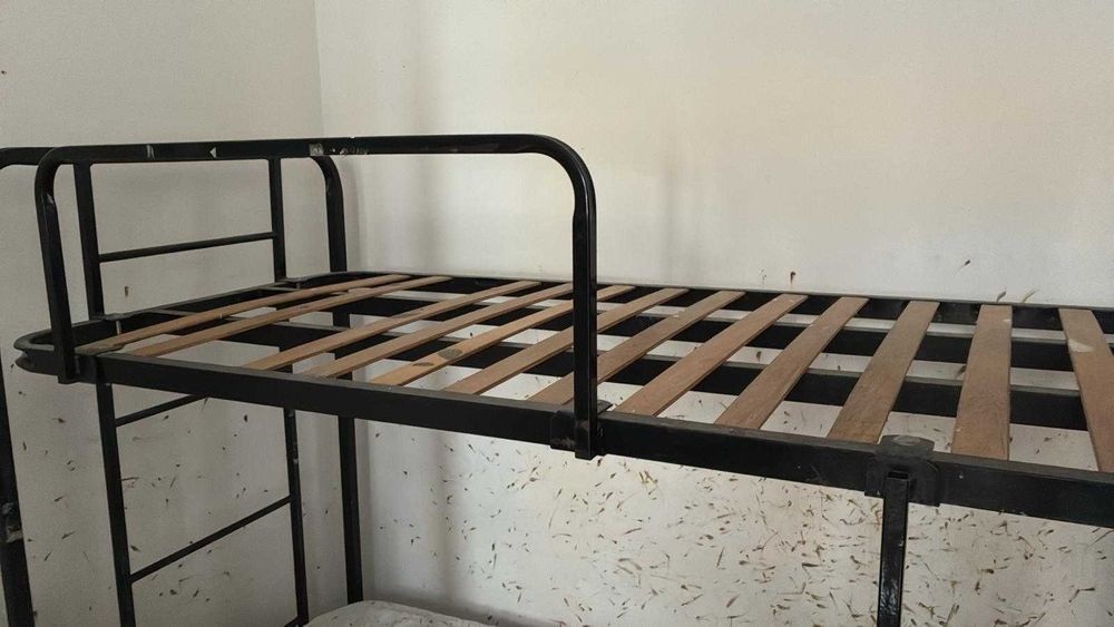 Camas Beliche de ferro reforçada com estrado