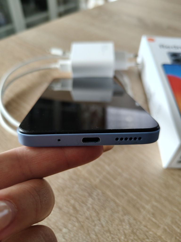 Sprzedam telefon Redmi 12 błękitny