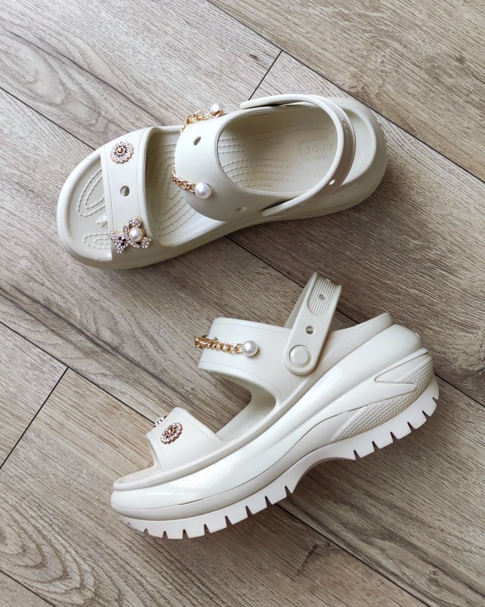 Sandały na koturnie Crocs Mega Crush rozm. 36/37