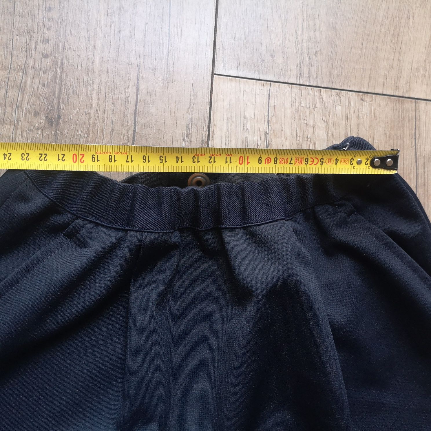 Sportowa spódnica na 9-10 lat (134-140 cm) Fila