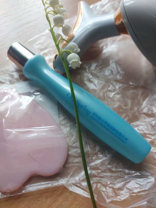 Набір для догляду за обличчям. Масажер, роллер для шкіри навколо очей