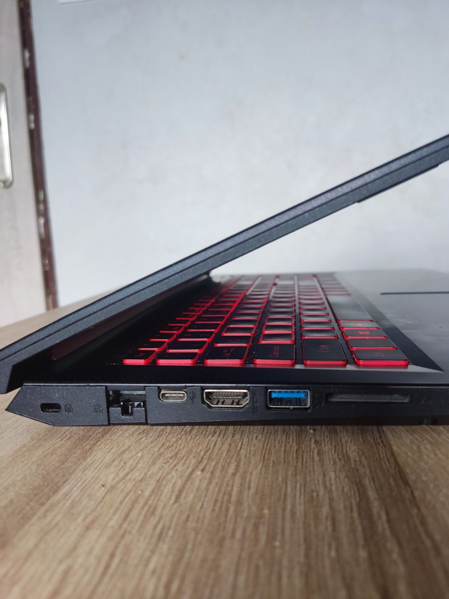 Laptop Acer nitro 5 RX 560 /60Hz/Ryzen 5-2500U/16GB RAM/476GB