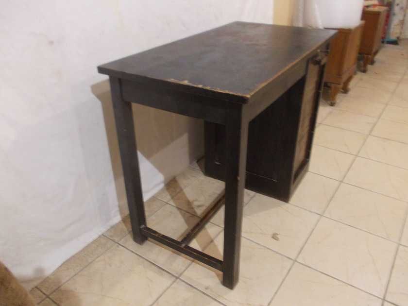 Stare przedwojenne biurko z żaluzją 90 x 49 cm.