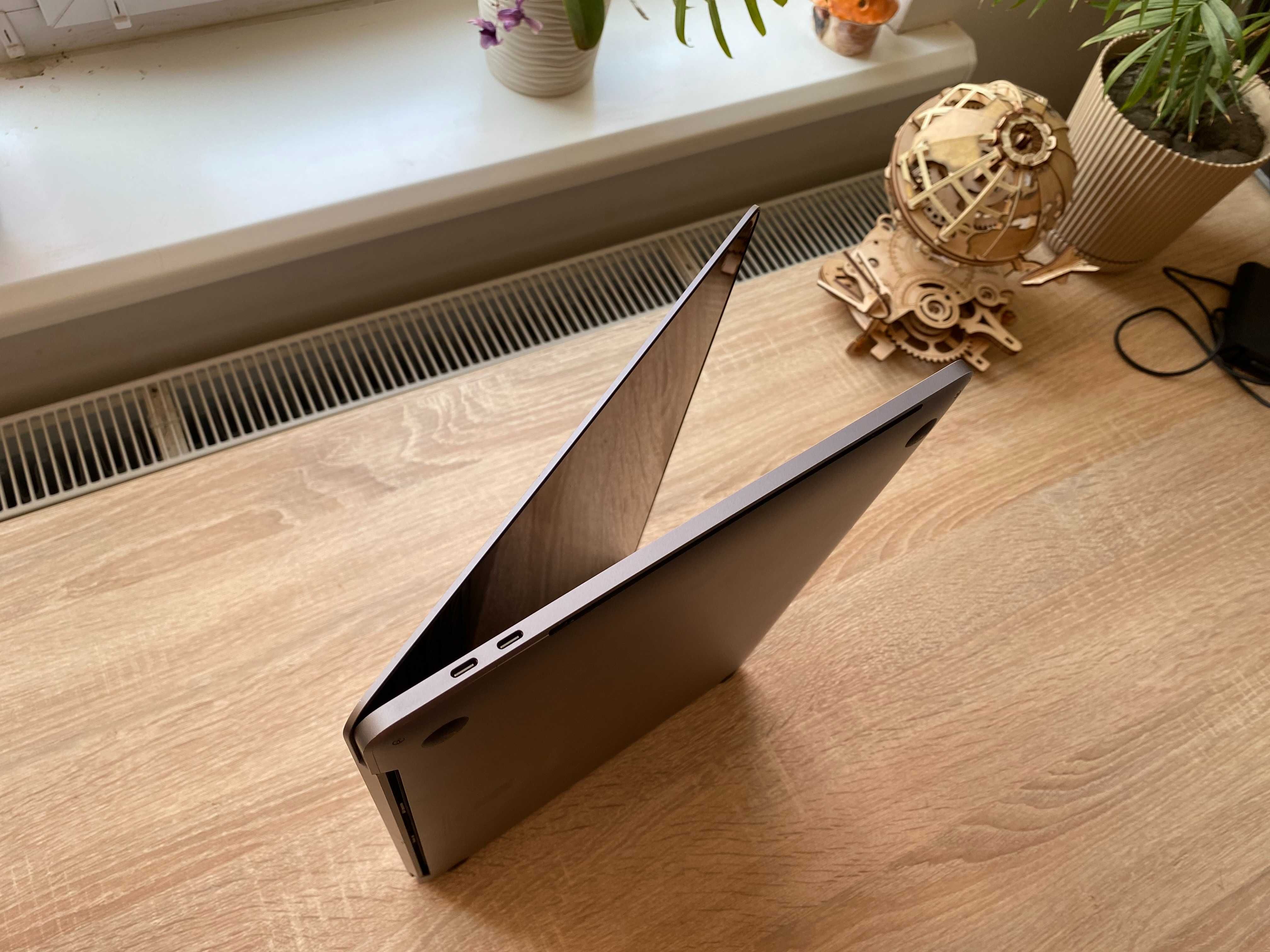 MacBook Pro 16 2019p Intel® i7_512gb SSD_16gb RAM_Radeon Pro_56 циклів