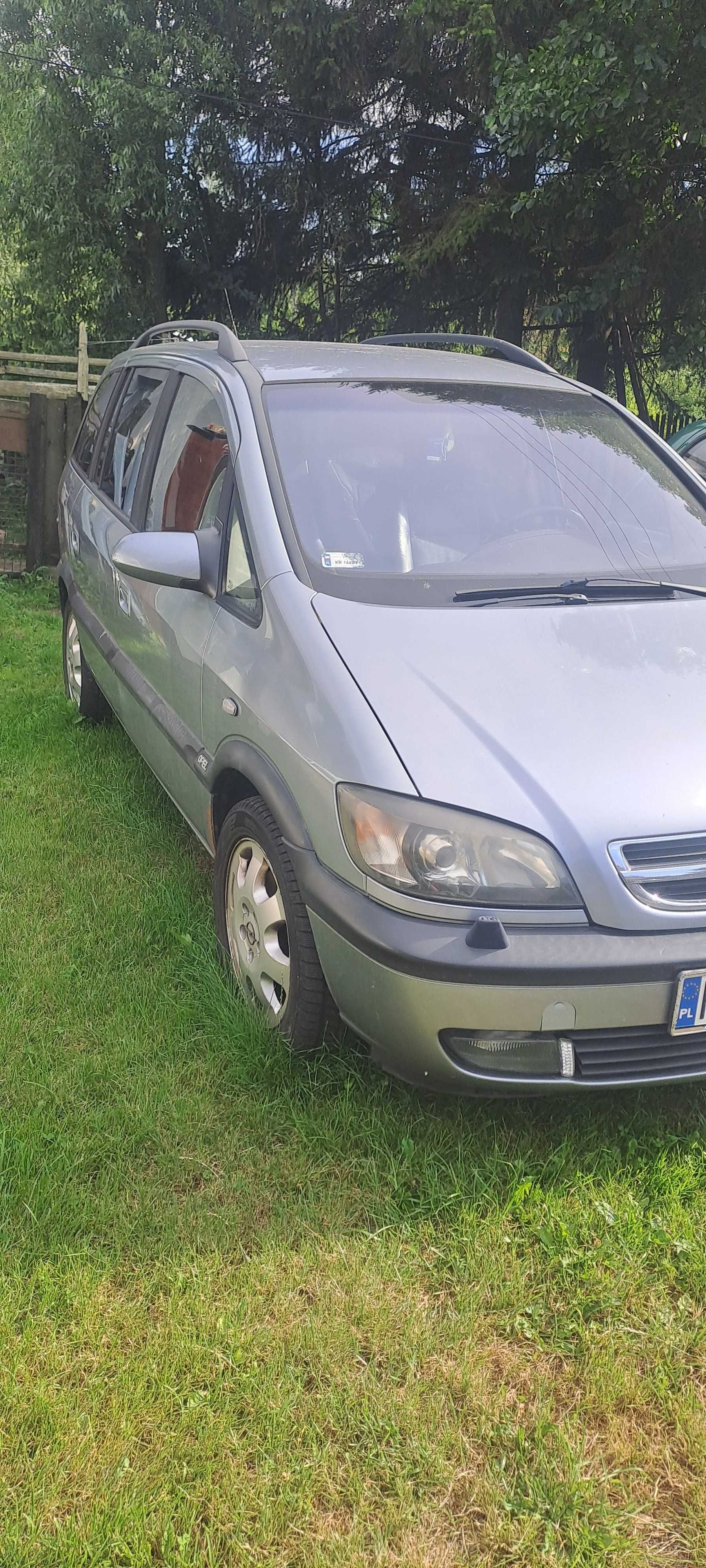 Opel Zafira 2.2 LPG  7-osobowy / Uszkodzony