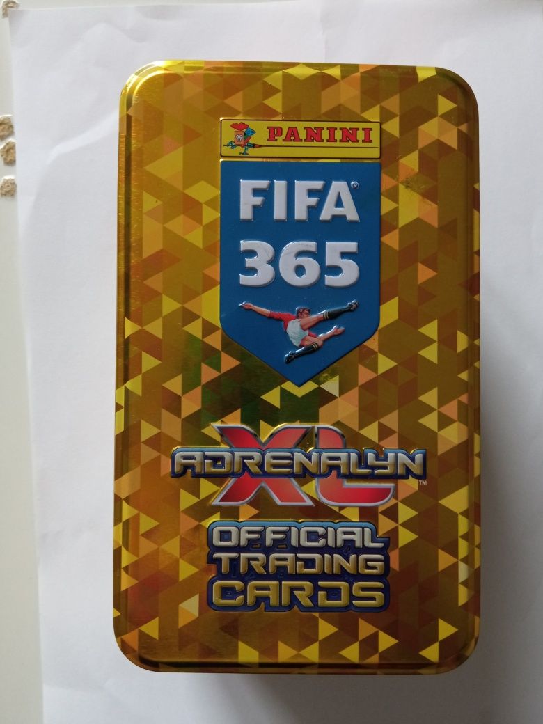 Karty Panini, FIFA 363 Adrenalyn XL, 143 szt + metalowe pudełko