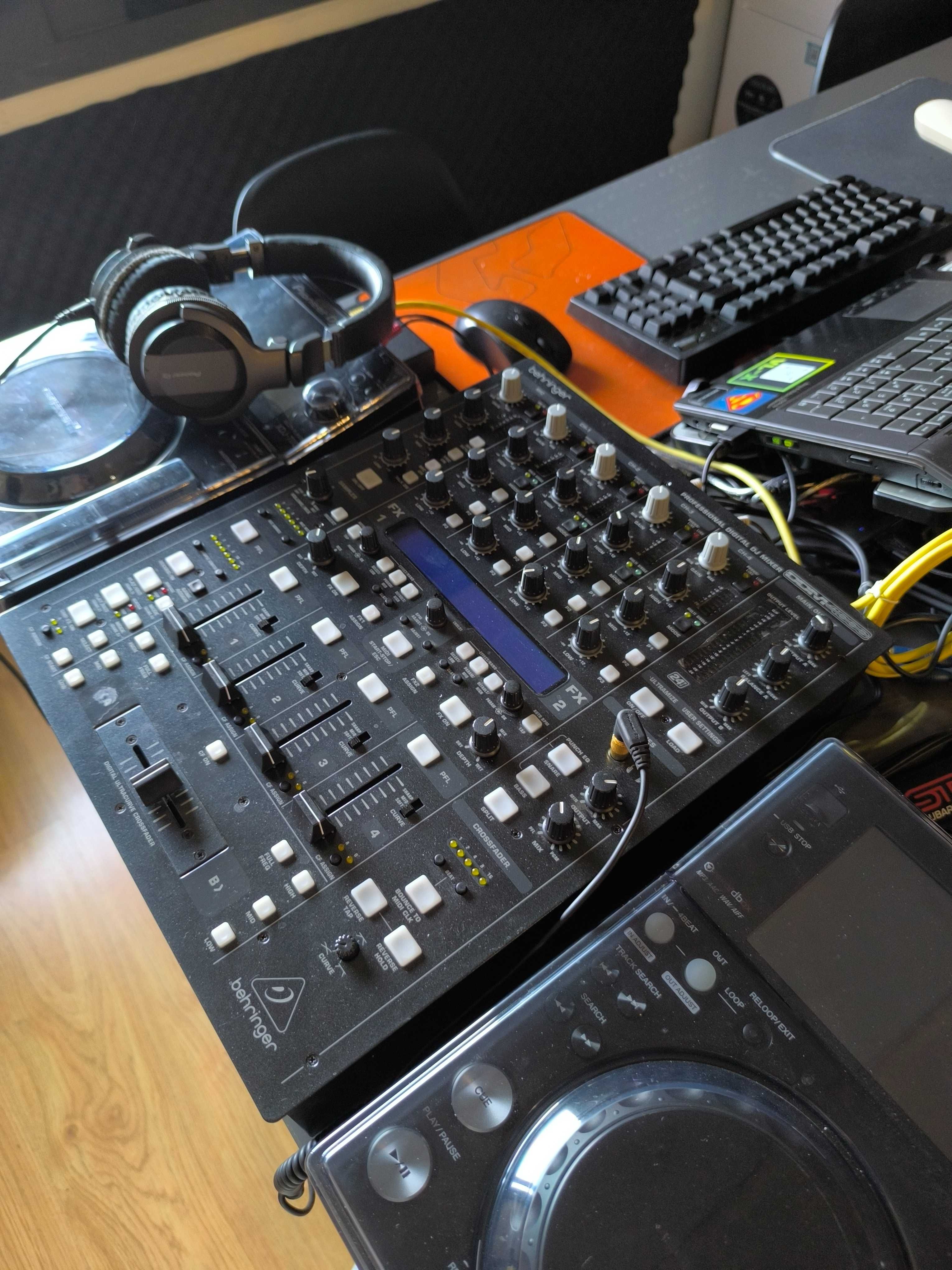 Mixer Behringer DDM4000 - DJ + Mala de transporte