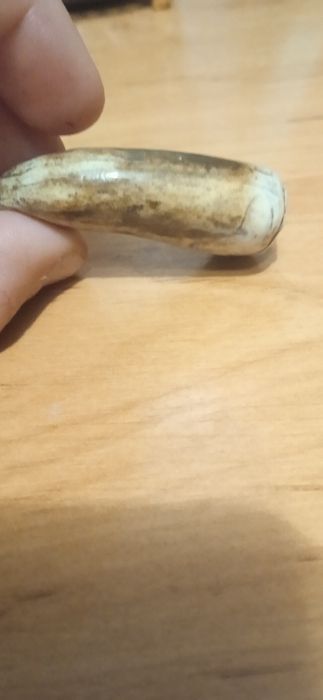 Темляк з рога оленя .
Ручна робота брилок з кості