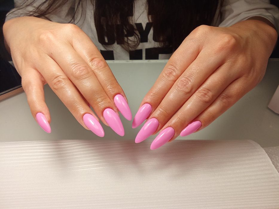 Manicure , przedłuzanie paznokci , manicure hybrydowy, pedicure