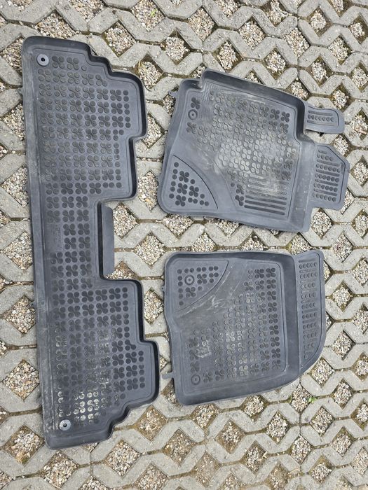 Dywaniki gumowe toyota corolla verso