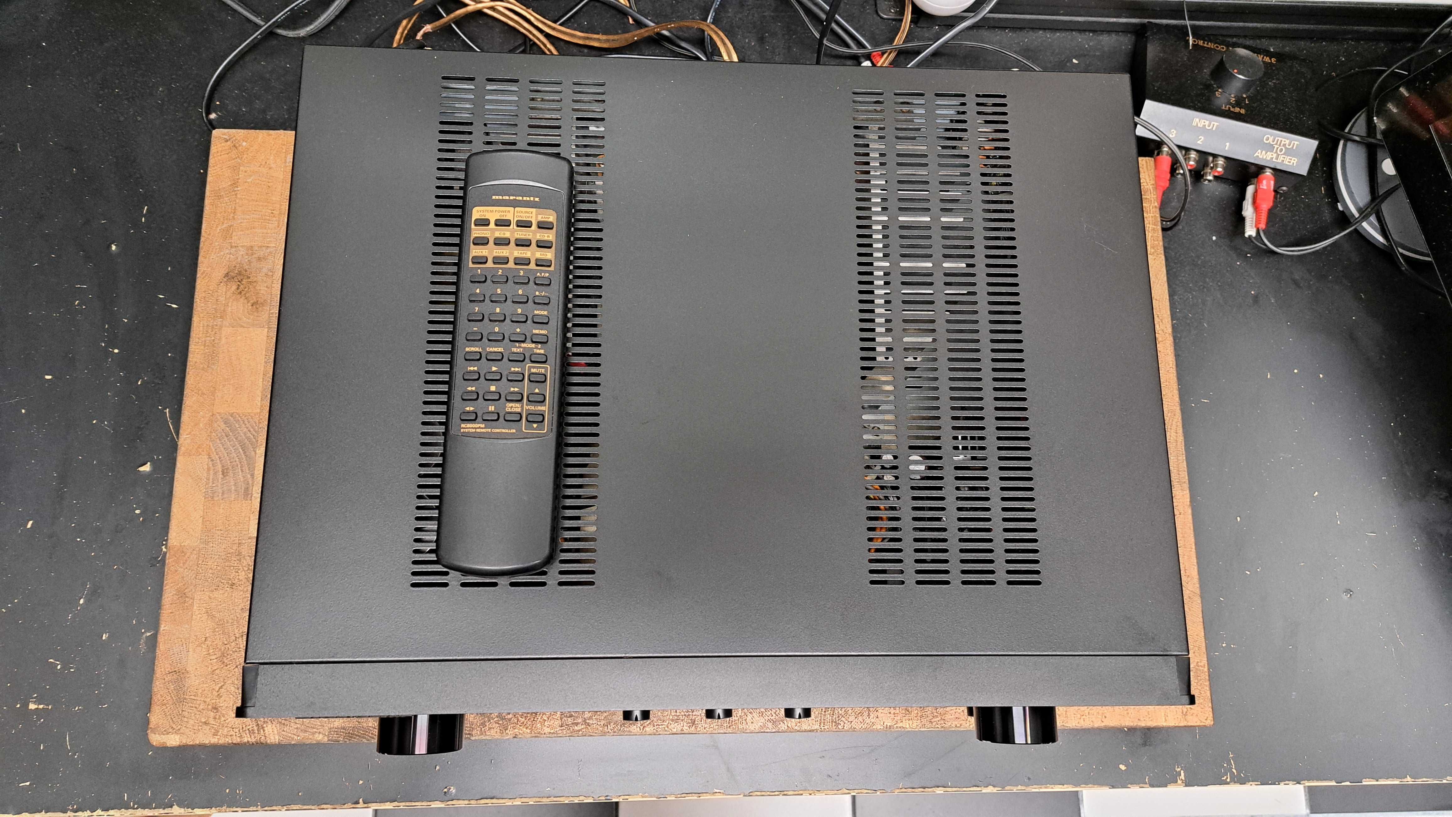 Wzmacniacz Marantz PM7000 z pilotem