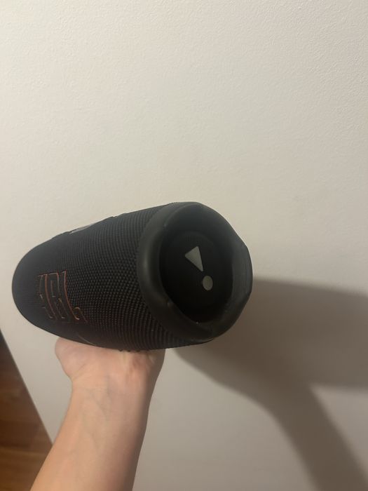 Jbl charge 5 como nova