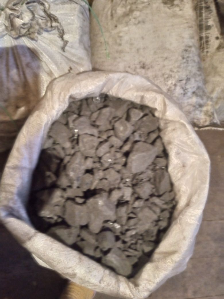 Продам уголь у мішках 400грн.