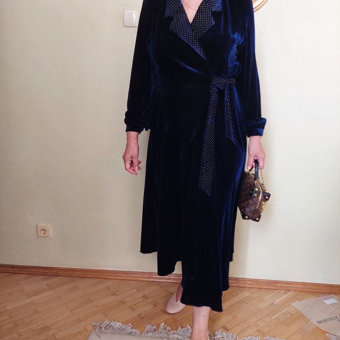 Платье шелковый  бархат наш р.46-48 /М - L/