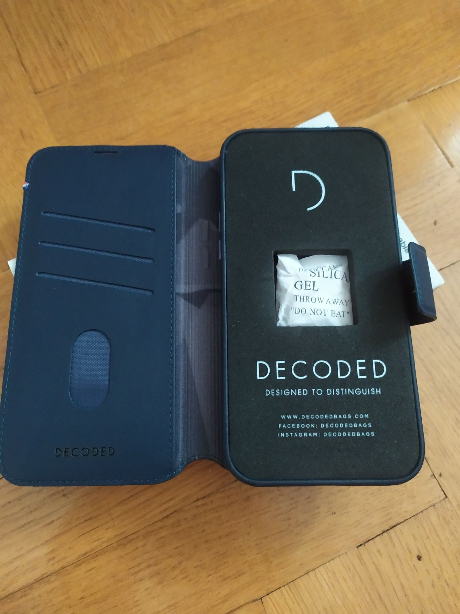 Etui decoded nowe stan idealny nie używane iphone 14 plus