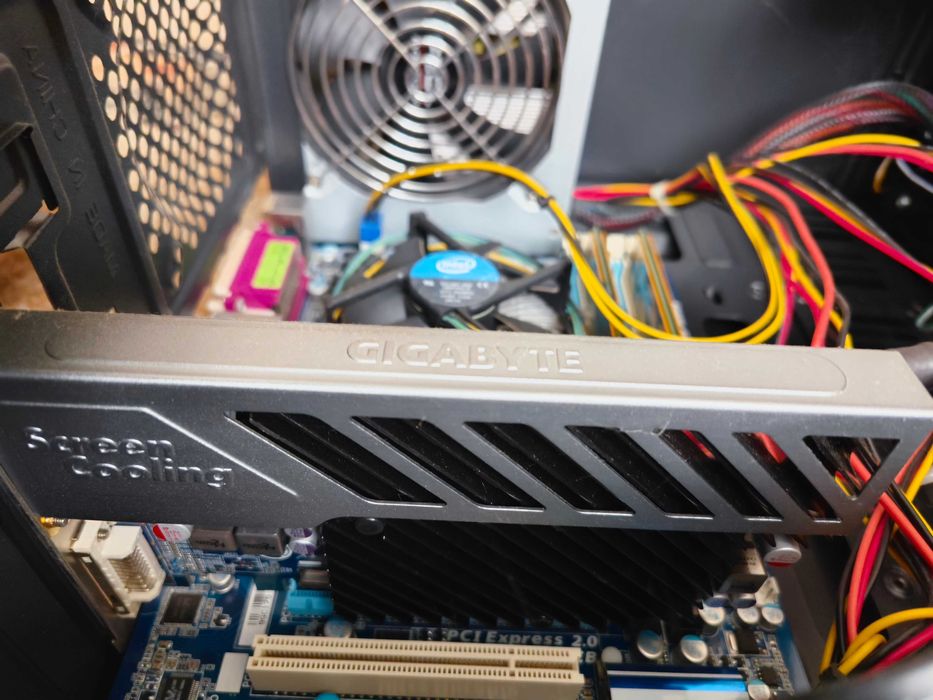 Karta graficzna Radeon HD 5450 1GB