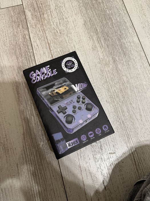 Продам портативну поейстейшен R36S