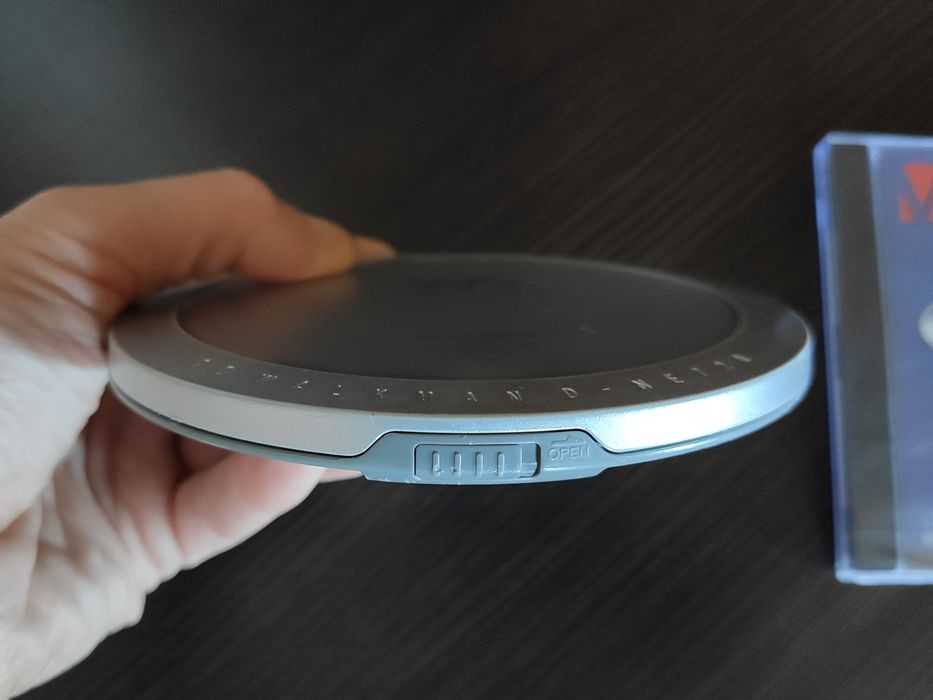 CD/MP3 плеер SONY Walkman D-NE720 Made in Malaysia