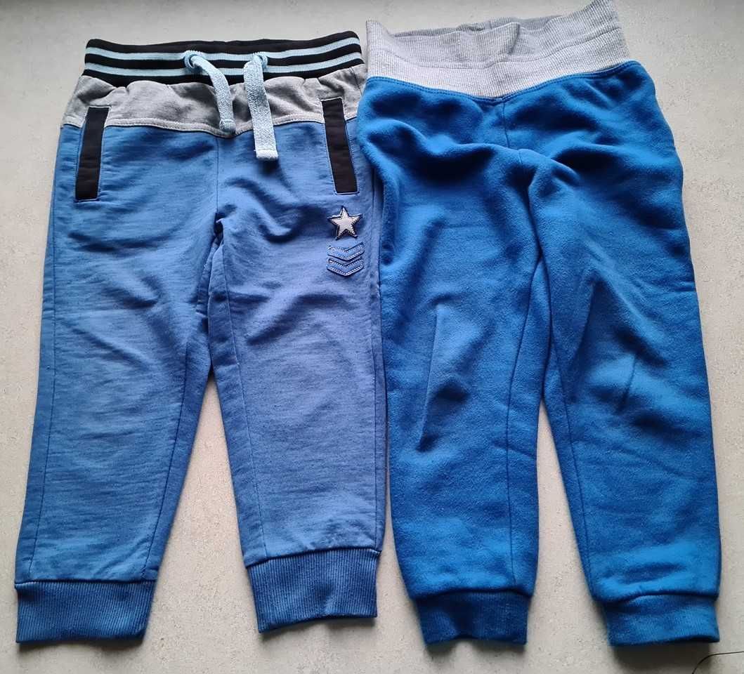 2 bluzki, 2 bluzy oraz 2 pary ciepłych spodni dresowych - rozmiar 92
