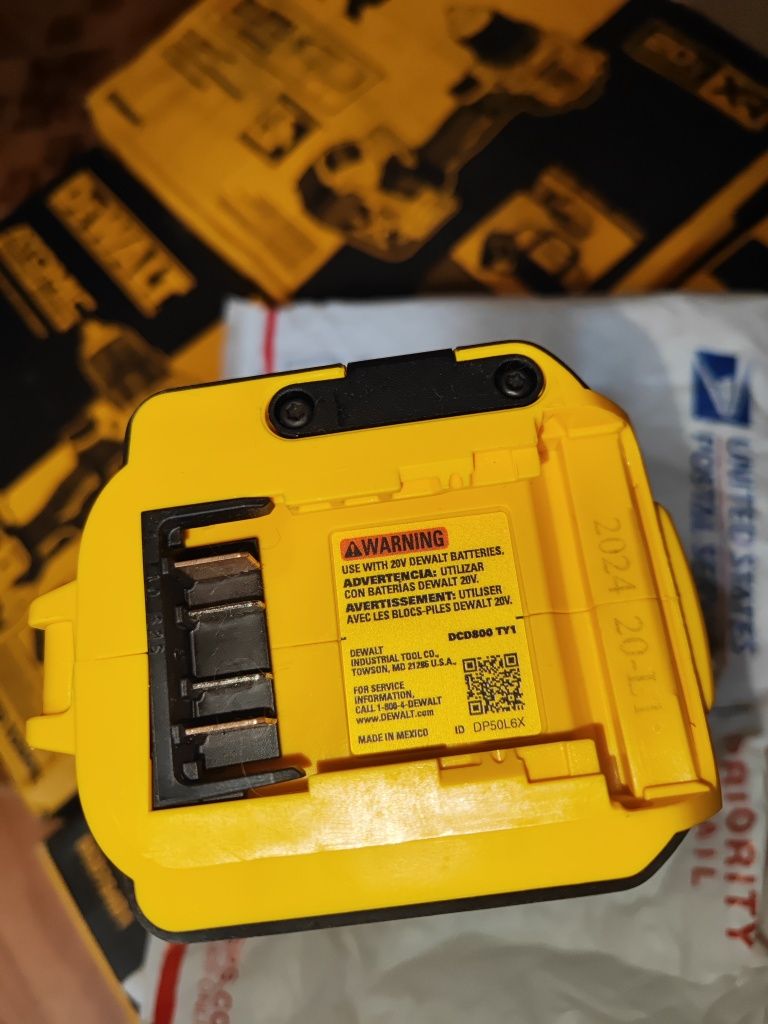 DeWALT DCD800  оригінал, новий із США