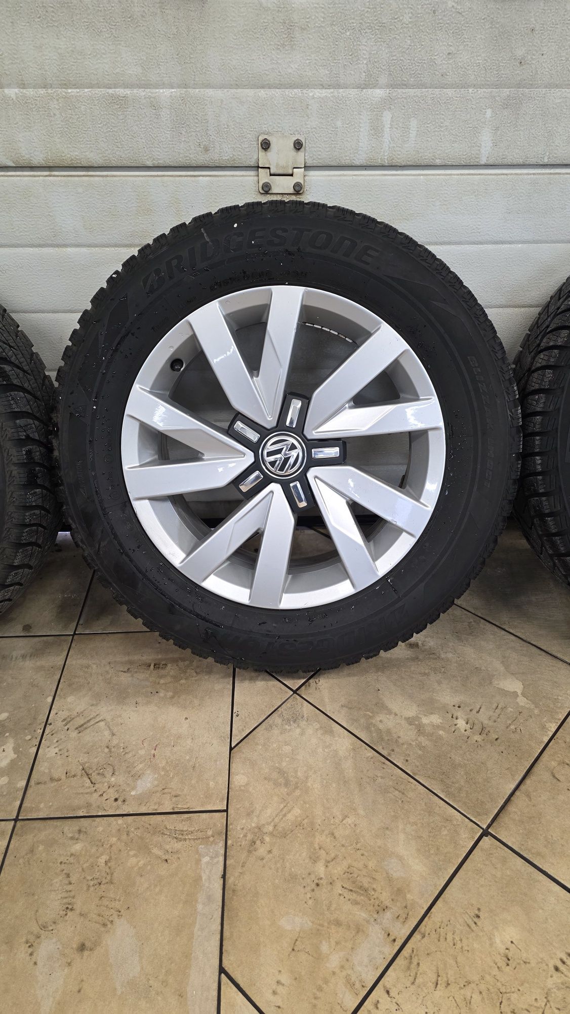 Felgi 5 x 112 16 vw opony ładne