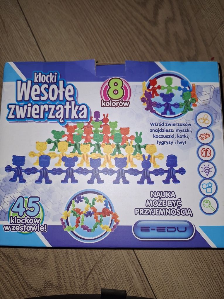 Klocki wesole zwierzątka 


45 elementów w zestawie