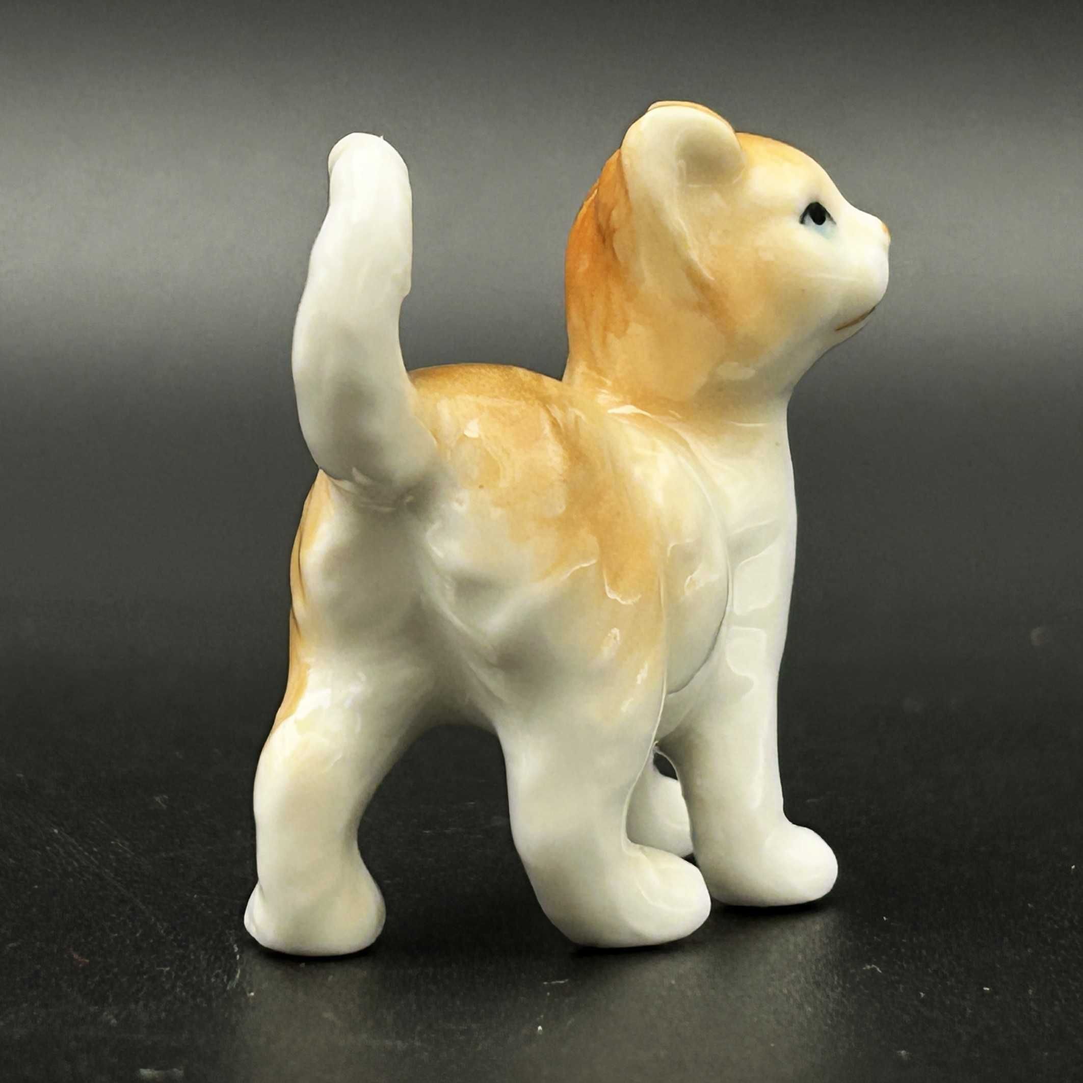 Figurka porcelanowa:” Kot- Kotek”